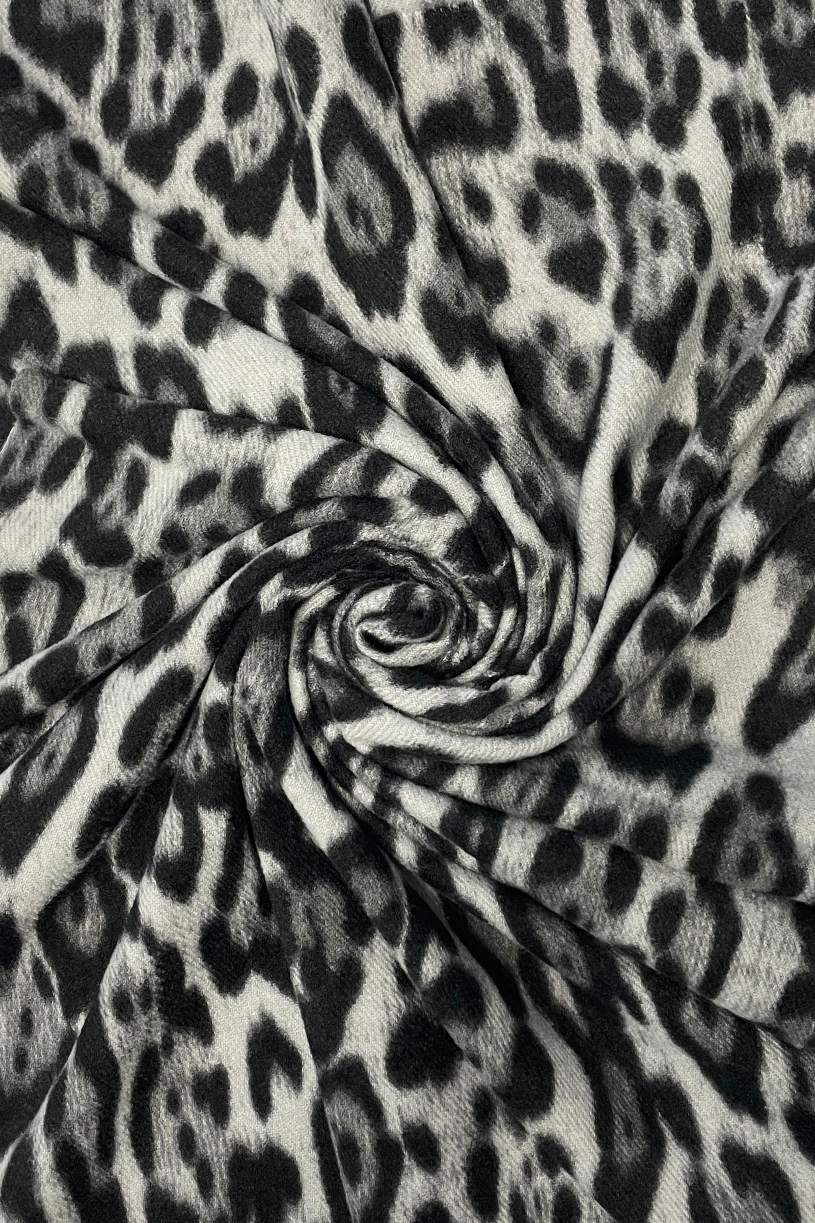 Bold Leopard Animal Print Frayed Scarf – Grey